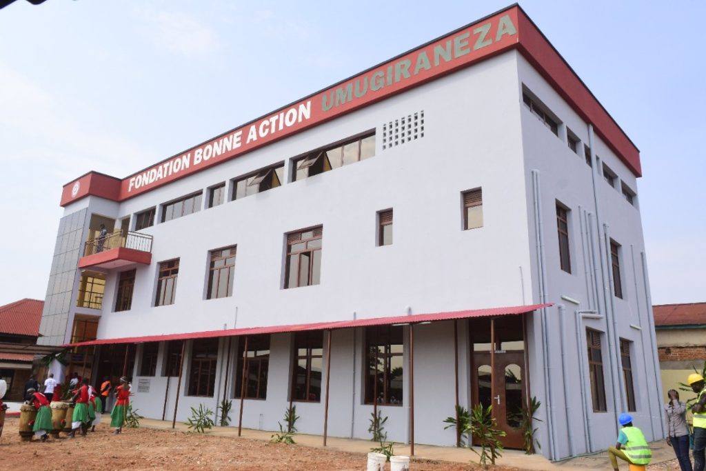 Burundi : La Première Dame Angeline Ndayishimiye dote son pays d’un centre de traitement des fistules obstétricales à Gitega