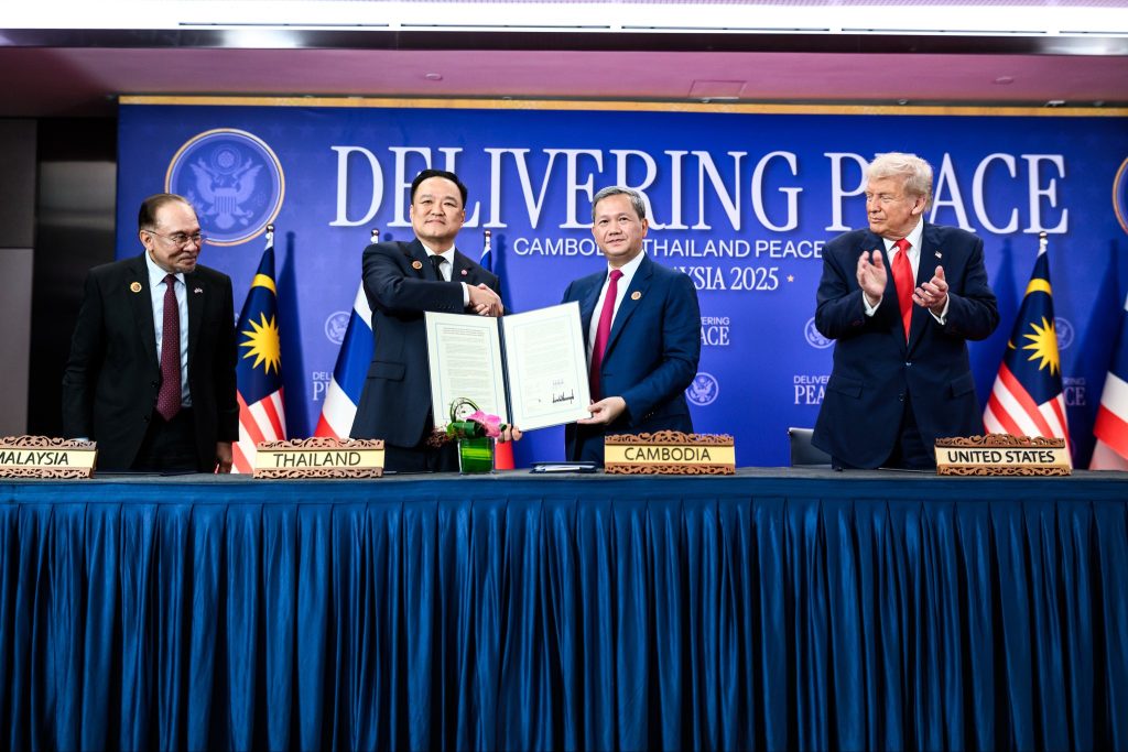 Paix historique entre le Cambodge et la Thaïlande : un accord signé à Kuala Lumpur sous l’œil de Donald Trump