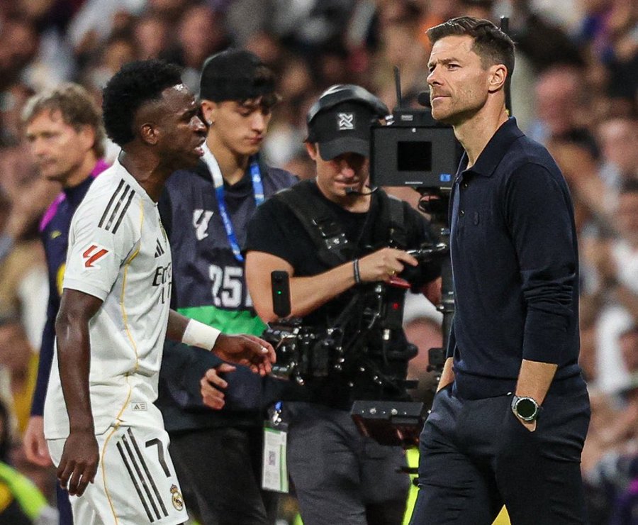 Xabi Alonso calme le jeu après la réaction de Vinicius : « Parlons des belles choses, Vini a été excellent »