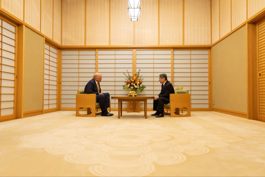 Trump au Japon : Une Rencontre Historique avec l’Empereur Naruhito au Palais Impérial
