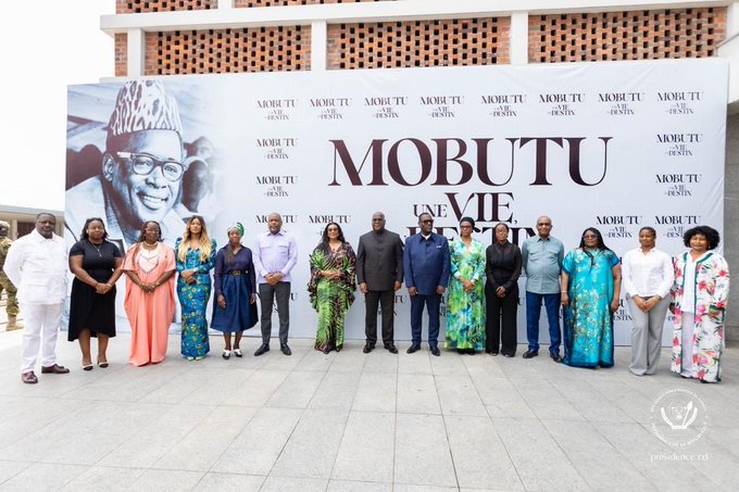 « Félix Tshisekedi découvre l’exposition immersive sur Mobutu : Une vie, un destin »
