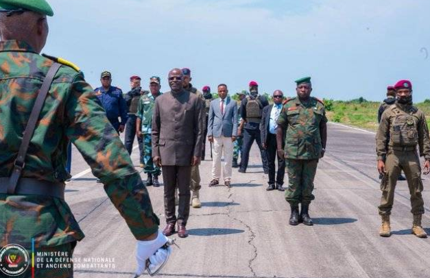 FARDC : Le Vice-Premier Ministre de la Défense Nationale Renforce la Formation et la Professionnalisation des Soldats à Kamina