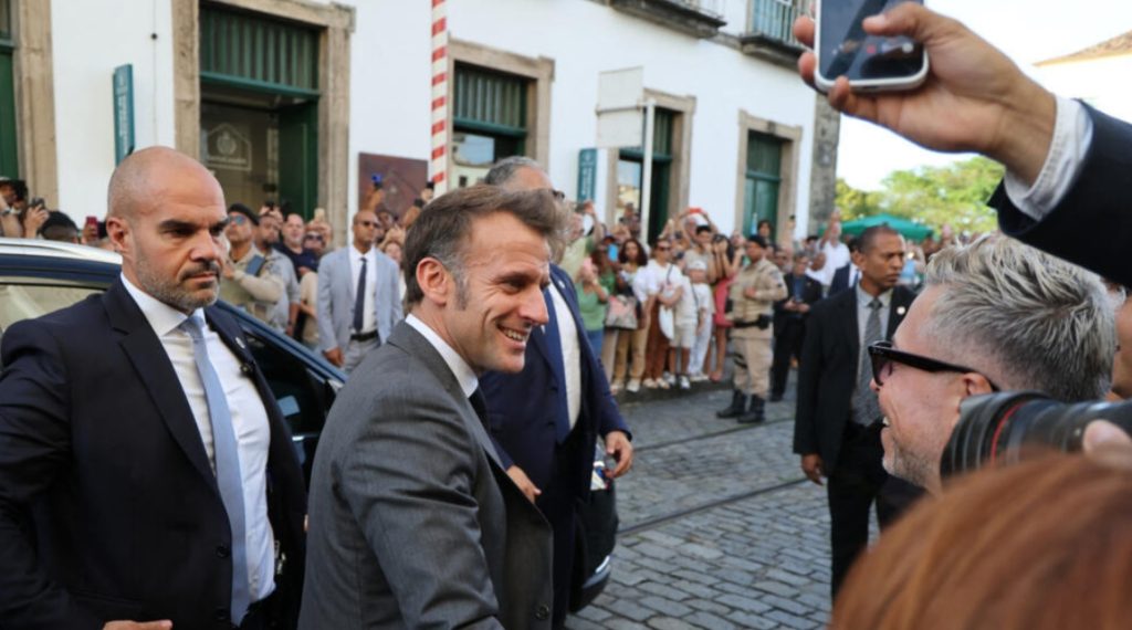 Emmanuel Macron au Brésil : Entre dialogues culturels et engagement pour le climat