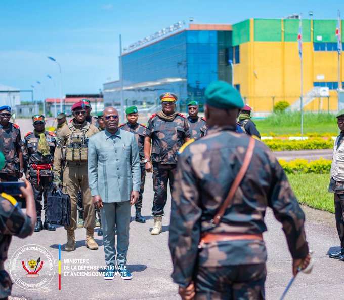 Kisangani : Le VPM de la Défense, Me Guy Kabombo Muadiamvita, en mission stratégique pour redynamiser les FARDC