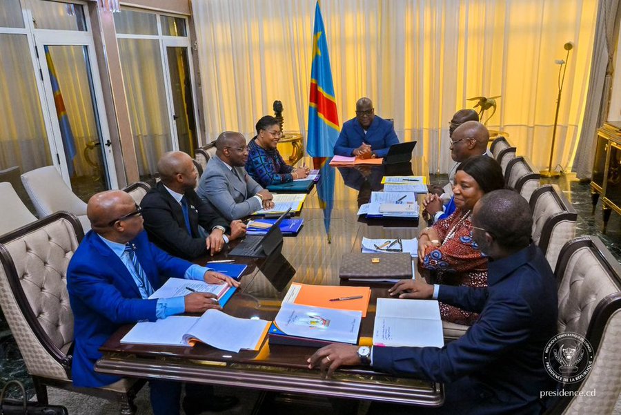 « RDC : Le Président Tshisekedi préside la 3ᵉ réunion restreinte du gouvernement et renforce la sécurité »
