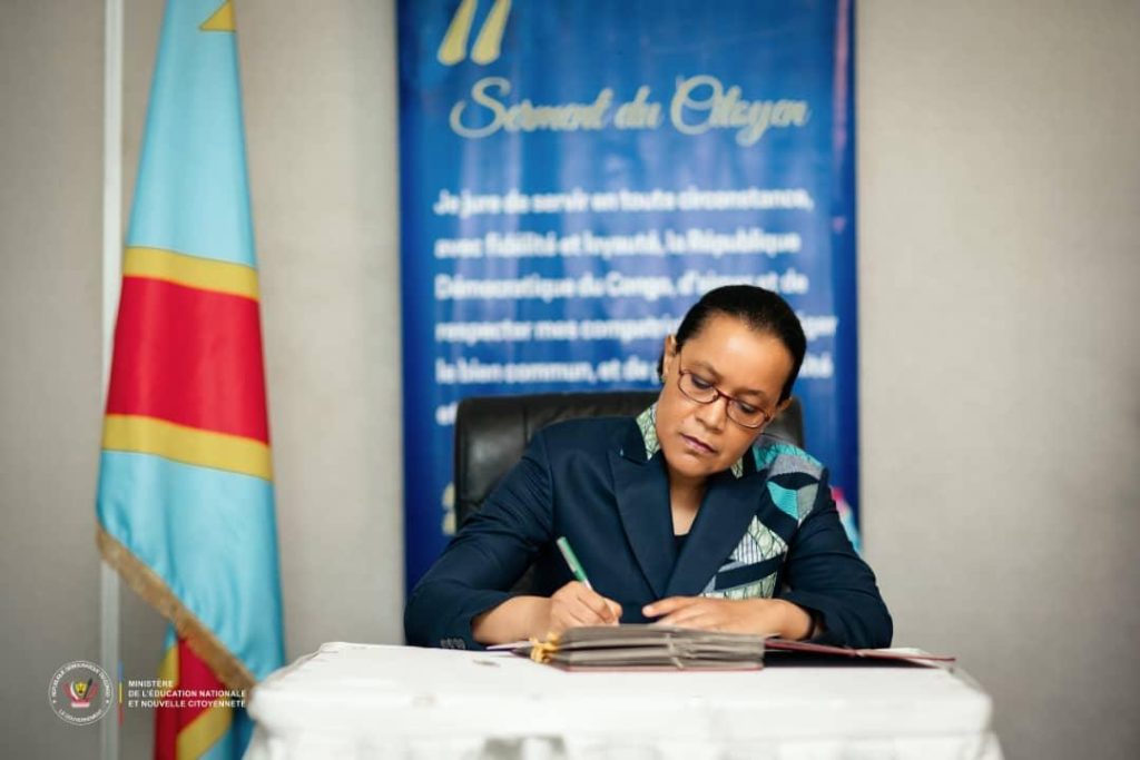 Éducation nationale : Raïssa Malu signe l’engagement du personnel au Code de conduite et à la lutte contre les abus sexuels