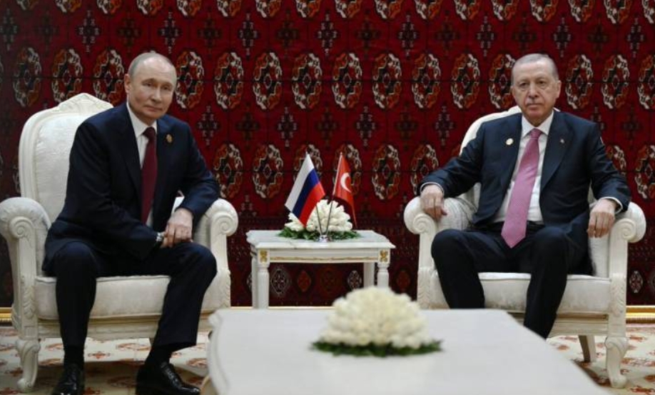 Poutine et Erdoğan discutent des tensions ukrainiennes et des enjeux régionaux lors d’une rencontre bilatérale clé