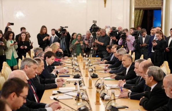 Téhéran et Moscou renforcent leur partenariat stratégique : Araghchi et Lavrov signent un programme de coopération 2026-2028