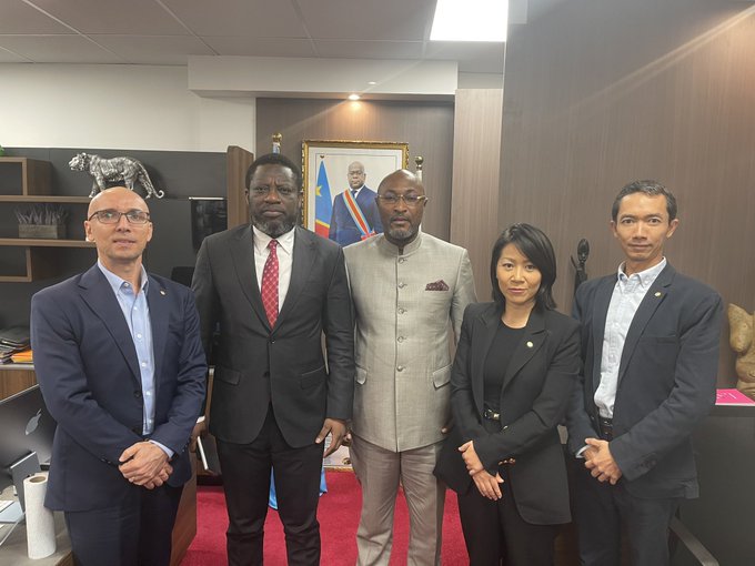 « Kinshasa se modernise : VinGroup et le Gouvernement Provincial lancent un partenariat pour 10 000 taxis et 100 000 motos électriques »