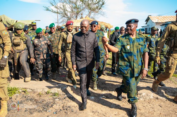 Kalemie : Le VPM Guy Kabombo en mission d’inspection pour renforcer la capacité opérationnelle des FARDC