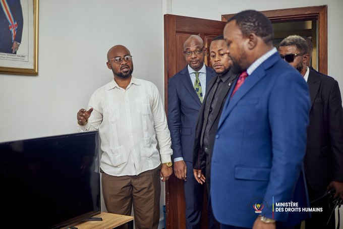 « Samuel MBEMBA KABUYA Inspecte son Cabinet et Encourage ses Collaborateurs »