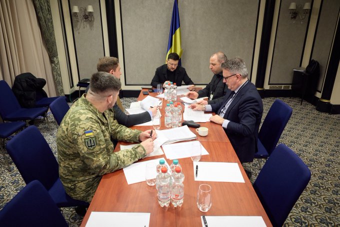 Volodymyr Zelensky : « La sécurité repose sur des garanties fiables » – Kiev se prépare à des négociations cruciales avec les États-Unis