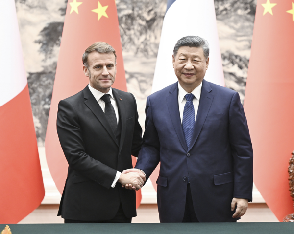 Xi Jinping et Emmanuel Macron renforcent le partenariat stratégique sino-français lors d’une visite d’État historique à Pékin