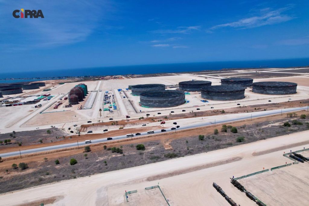 L’Angola se positionne pour l’or noir : 6 milliards de dollars pour construire la raffinerie à Lobito