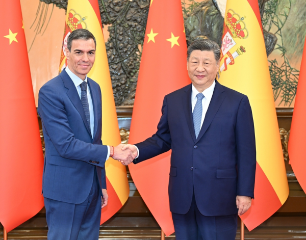 Le président chinois Xi Jinping rencontre le Premier ministre espagnol Pedro Sánchez à Pékin