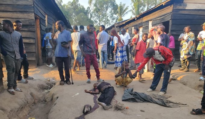 RDC: Le BCNUDH condamne l’attaque meurtrière contre un campement de peuples autochtones Mbuti à Ngadi (Beni) et appelle à une protection renforcée des civils vulnérables Plusieurs morts après une attaque attribuée aux terroristes ADF dans le quartier Ngadi, à Beni, chef-lieu provisoire du Nord-Kivu, le 31 Mai 2026, en RDC