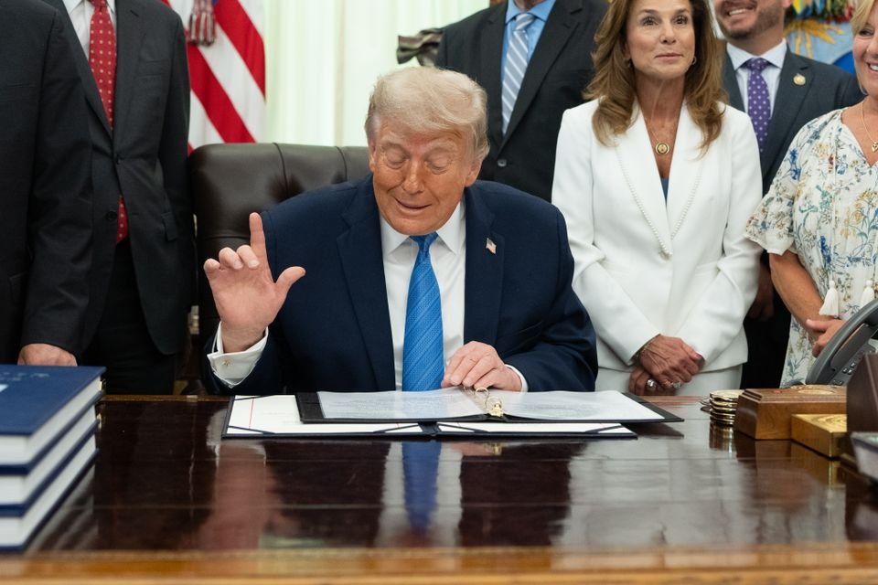 Iran–États-Unis : Trump annule les frappes de dernière minute et annonce un accord historique « approuvé » par Téhéran
