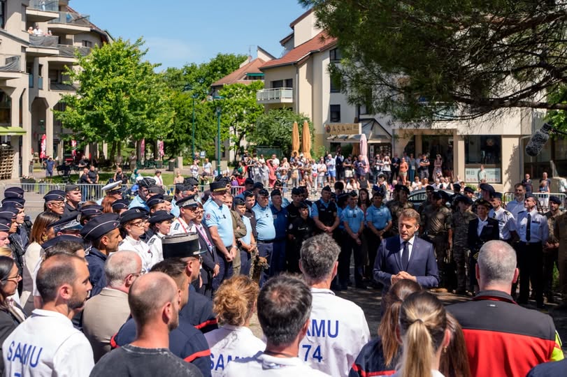 France : Le Président Macron salue la mobilisation des forces de sécurité et de secours pour le Sommet du G7 à Évian