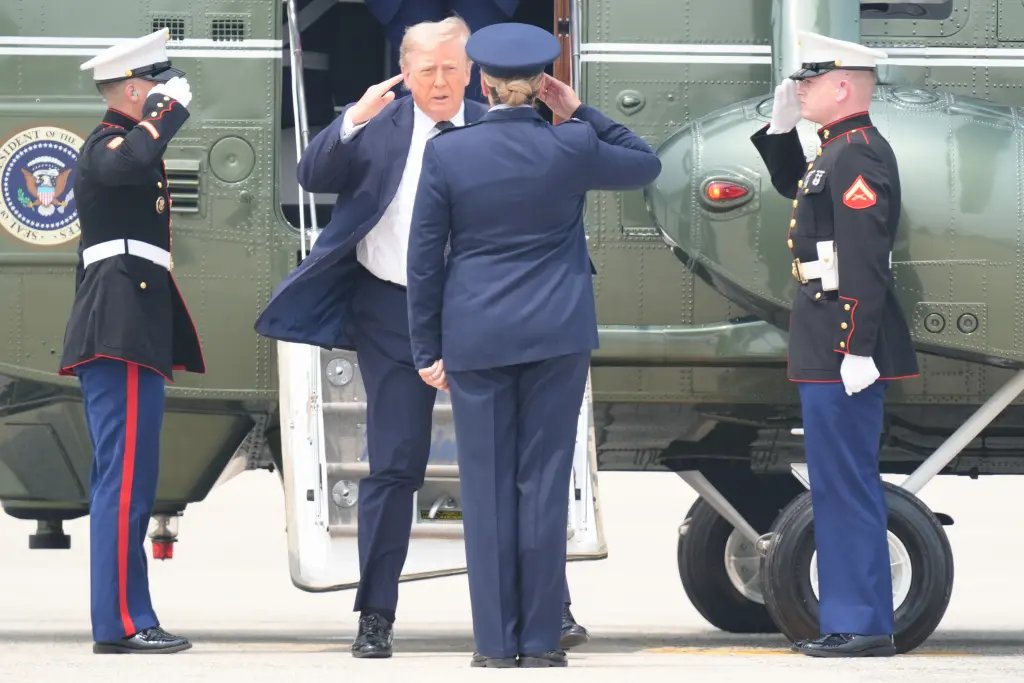 Trump critiqué par l’opinion américaine, la Maison-Blanche présente les pertes militaires comme le prix d’une mission destinée à protéger le monde d’une menace nucléaire