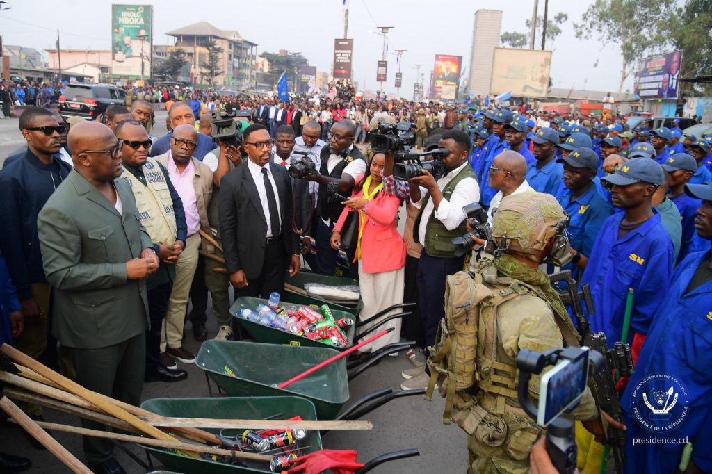 Kinshasa : Félix Tshisekedi salue les premiers résultats des travaux d’assainissement menés par le Service National