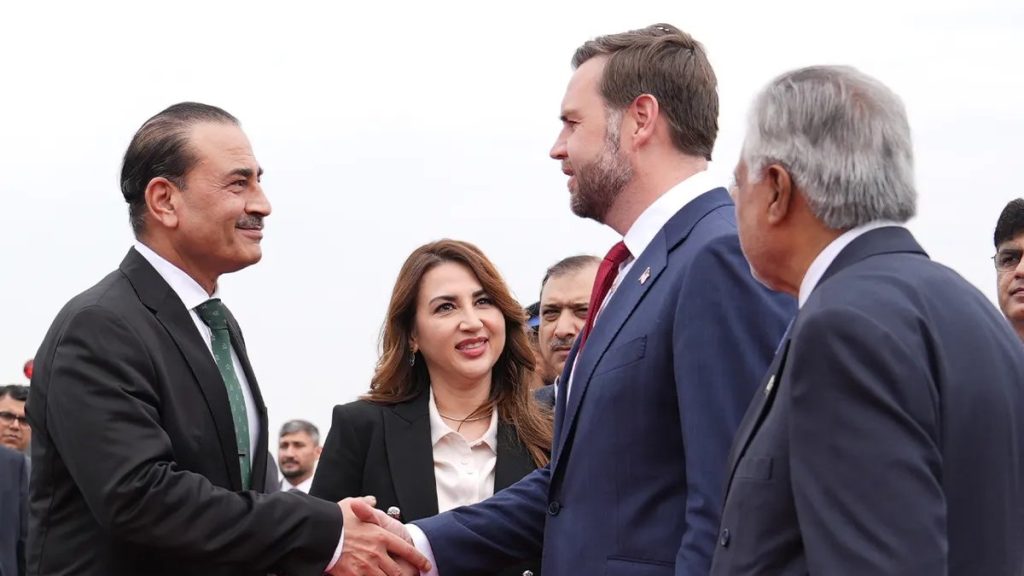 Pakistan–États-Unis : Islamabad sollicite une aide de 10 milliards de dollars après sa médiation entre Washington et Téhéran