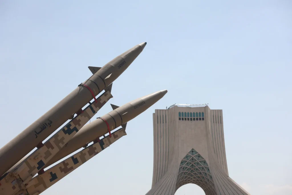 Guerre contre l’Iran : Téhéran menace de frapper les infrastructures énergétiques et technologiques américaines dans le Golfe, Trump n’exclut pas de nouvelles attaques