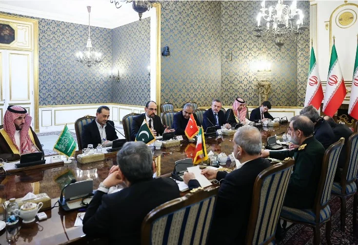 Moyen-Orient : l’Iran réunit la Turquie, l’Arabie saoudite et le Pakistan à Téhéran pour désamorcer la crise régionale